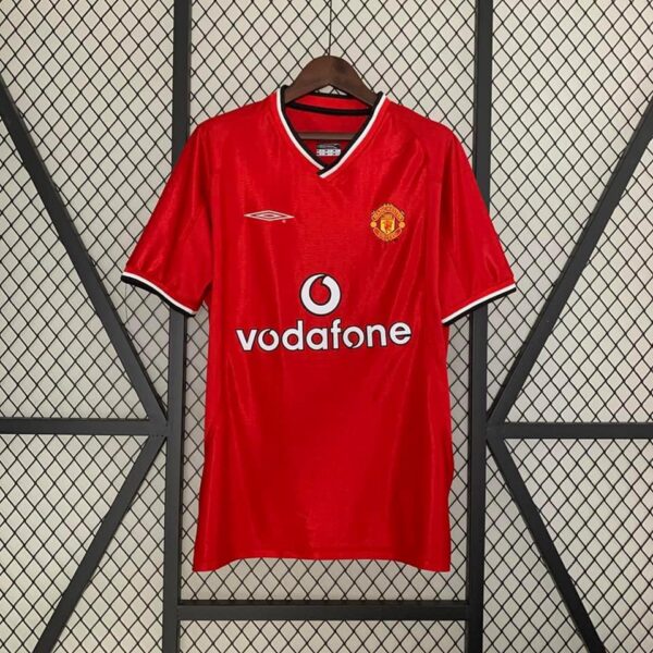 2024-07-10 00.16.29 Camisa Retrô Manchester United Home 2001/2002 Umbro Vermelha - Imagem 1