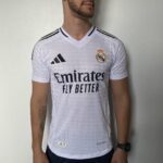 Camisa Real Madrid Home Versão Jogador 24/2025 Adidas Branca - Imagem 2