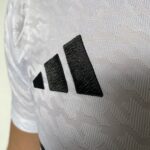 Camisa Real Madrid Home Versão Jogador 24/2025 Adidas Branca - Imagem 6