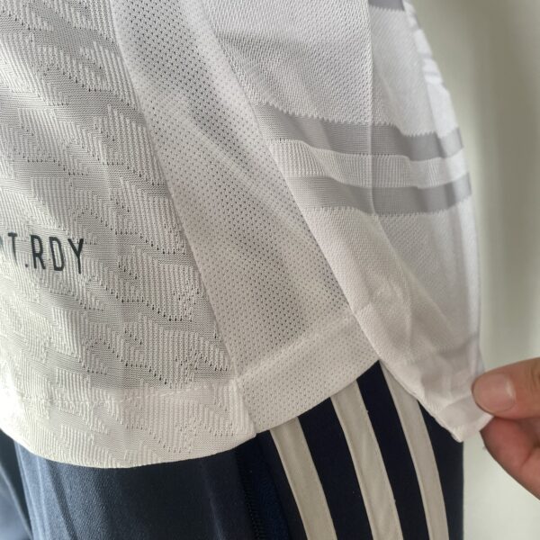 Camisa Real Madrid Home Versão Jogador 24/2025 Adidas Branca - Imagem 14