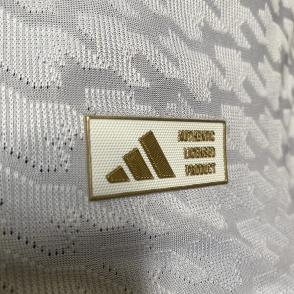 Camisa Real Madrid Home Versão Jogador 24/2025 Adidas Branca - Imagem 16