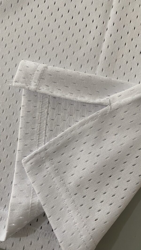 Camiseta Regata Basquete NBA Philadelphia 76ers Sixers 3 Allen Iverson Mitchell & Ness Branca 1997/98 - Imagem 22