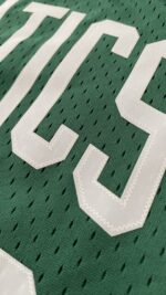 Camiseta Regata Basquete NBA Boston Celtics 33 Larry Bird Mitchell & Ness Verde 1985/86 - Imagem 19