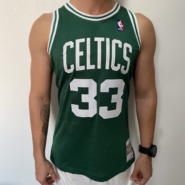 Camiseta Regata Basquete NBA Boston Celtics 33 Larry Bird Mitchell & Ness Verde 1985/86 - Imagem 1