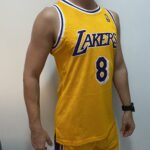 Camiseta Regata Basquete NBA Los Angeles Lakers 8 Kobe Bryant Mitchell & Ness Amarela 1996/97 - Imagem 9