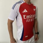 Camisa Arsenal Home Versão Jogador 24/2025 Vermelha Adidas - Imagem 11