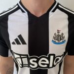 Camisa Newcastle United Home Versão Jogador 24/2025 Adidas - Imagem 3