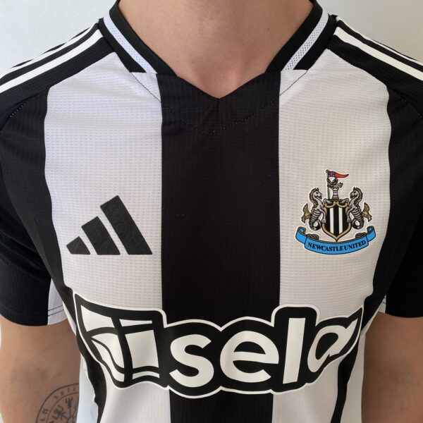 Camisa Newcastle United Home Versão Jogador 24/2025 Adidas - Imagem 3