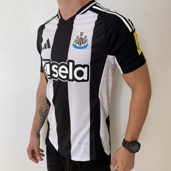Camisa Newcastle United Home Versão Jogador 24/2025 Adidas - Imagem 8
