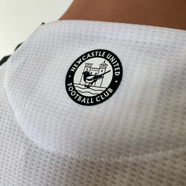Camisa Newcastle United Home Versão Jogador 24/2025 Adidas - Imagem 15
