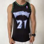 Camiseta Regata Basquete NBA Minnesota Timberwolves 21 Kevin Garnett 21 Mitchell & Ness Preta 1997/98