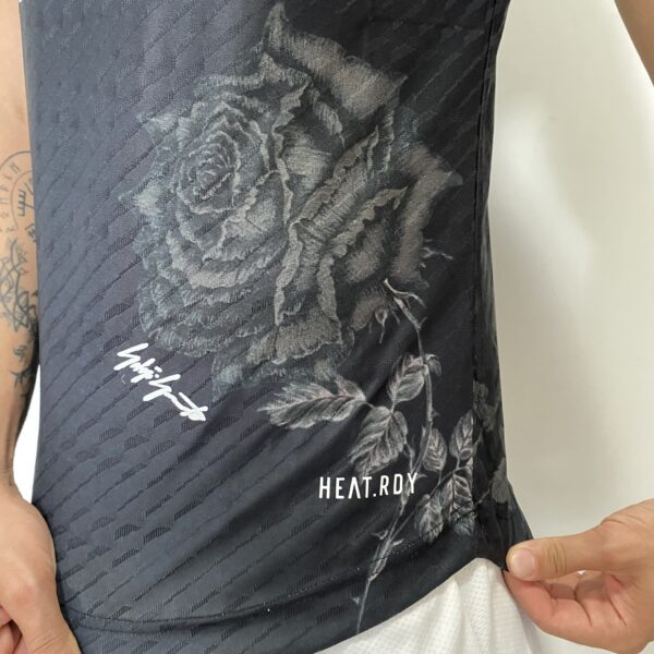 Camisa Real Madrid 4th Goleiro Versão Jogador 2025 Edição Especial Adidas Y-3 Flor Preta - Imagem 9