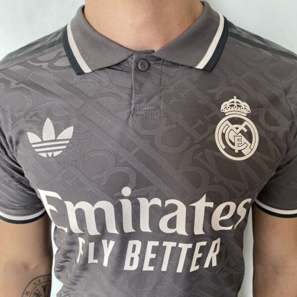 Camisa Real Madrid Third Versão Jogador 24/2025 Cinza Adidas - Imagem 3