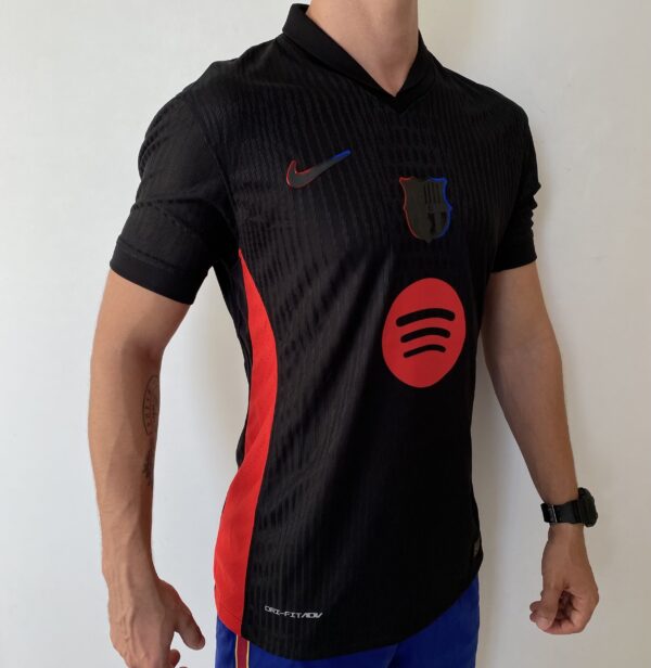 Camisa Barcelona Away Versão Jogador 24/2025 Nike - Imagem 12