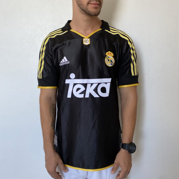 2025-01-20 11.27.15 Camisa Retrô Real Madrid Away 1998/2000 Adidas - Imagem 2