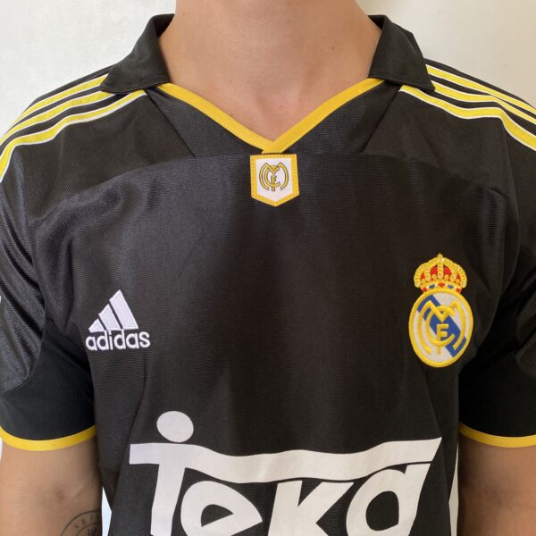 2025-01-20 11.27.25 Camisa Retrô Real Madrid Away 1998/2000 Adidas - Imagem 3