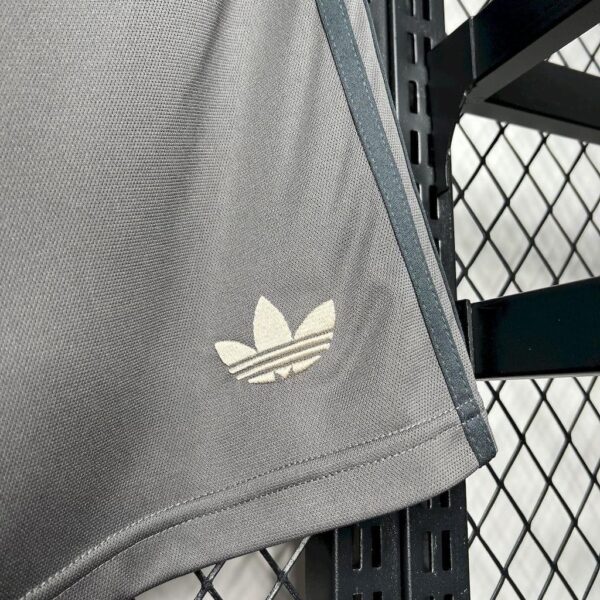 2024-09-13 09.15.25 Calção Real Madrid Third 24/2025 Adidas - Imagem 3