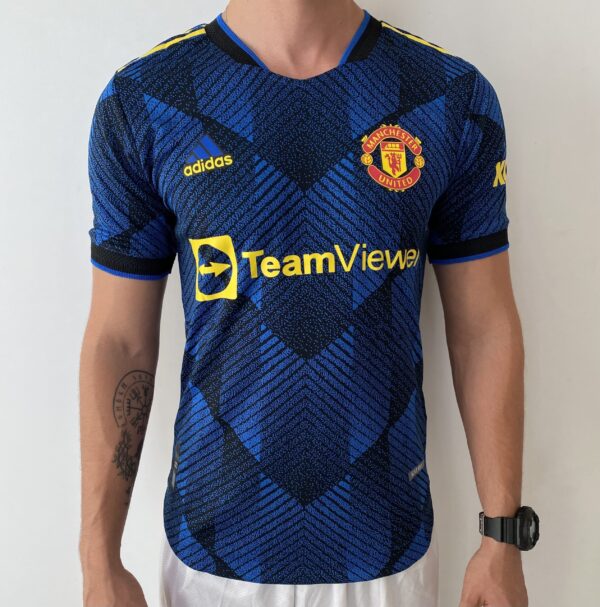 2024-10-29 16.03.36 Camisa Manchester United Third Versão Jogador Cristiano Ronaldo 7 CR7 21/2022 Adidas - Imagem 2