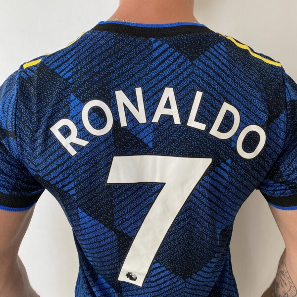 2024-10-29 16.08.52 Camisa Manchester United Third Versão Jogador Cristiano Ronaldo 7 CR7 21/2022 Adidas - Imagem 15