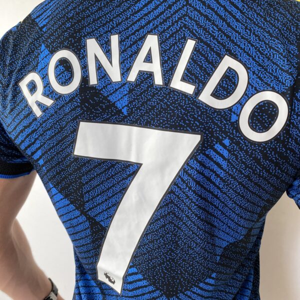 2024-10-29 16.09.00 Camisa Manchester United Third Versão Jogador Cristiano Ronaldo 7 CR7 21/2022 Adidas - Imagem 17