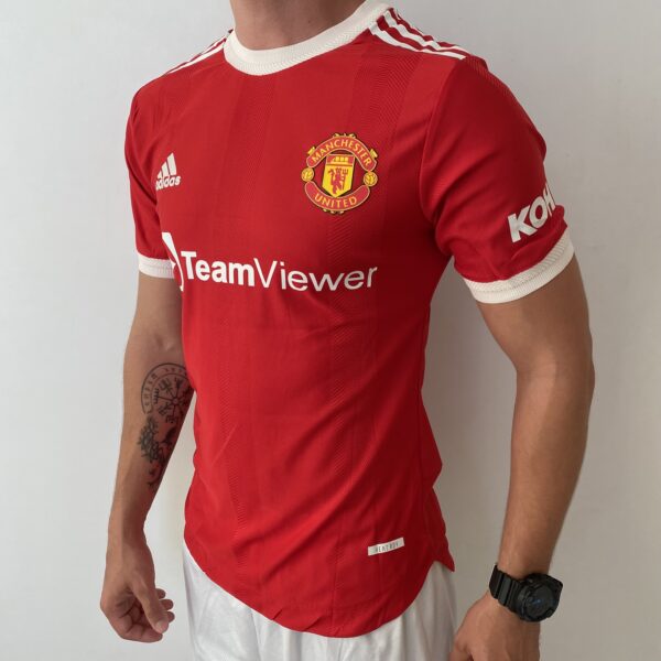 2024-10-29 16.33.55 Camisa Manchester United Home Versão Jogador 21/2022 Adidas - Imagem 10