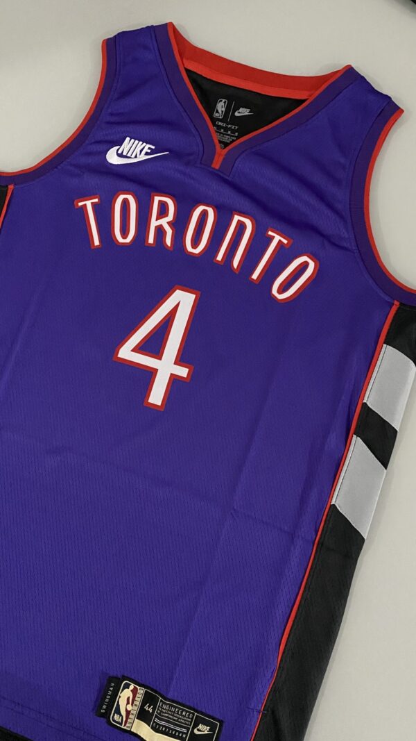2024-11-11 17.17.17 Camiseta Regata Basquete NBA Toronto Raptors 4 Barnes Classic Edition 2025 Roxa Nike - Imagem 17