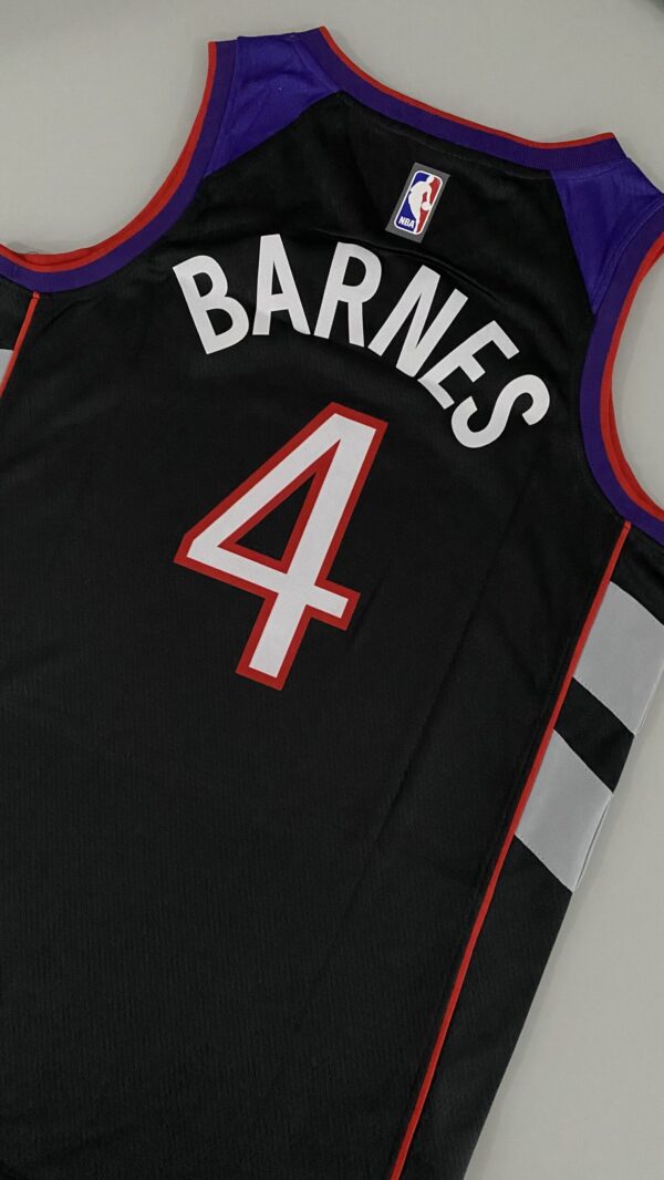 2024-11-11 17.17.55 Camiseta Regata Basquete NBA Toronto Raptors 4 Barnes Classic Edition 2025 Roxa Nike - Imagem 18