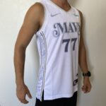 Camiseta Regata Basquete NBA Dallas Mavericks City Edition 2025 Nike - Imagem 9