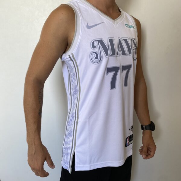 Camiseta Regata Basquete NBA Dallas Mavericks City Edition 2025 Nike - Imagem 9