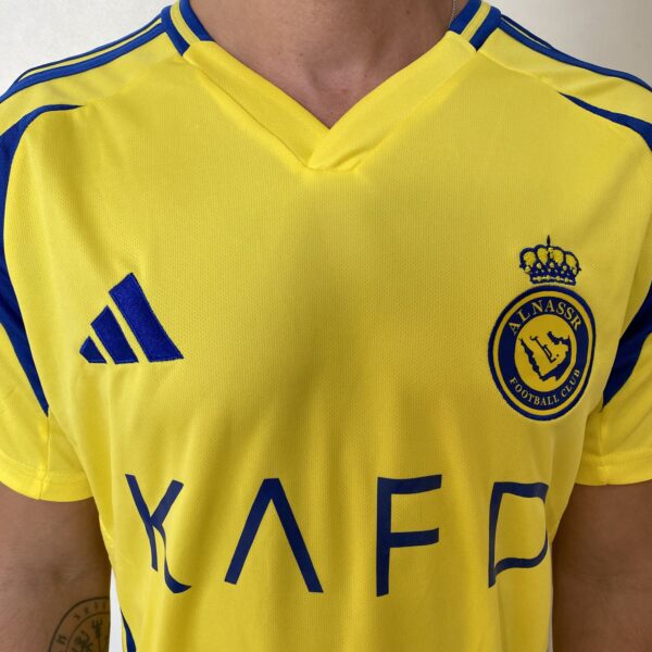 2025-04-08 16.02.45 Camisa Al Nassr Home Versão Torcedor Amarela 24/2025 Adidas - Imagem 3