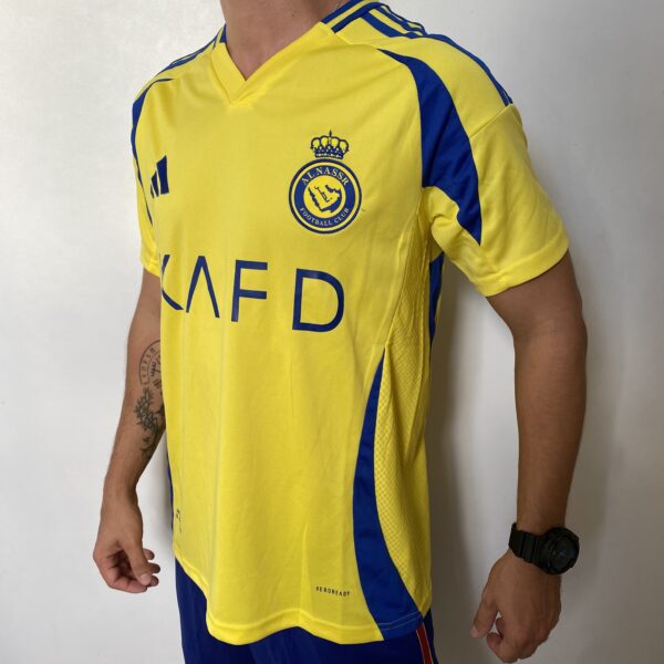 2025-04-08 16.04.53 Camisa Al Nassr Home Versão Torcedor Amarela 24/2025 Adidas - Imagem 7