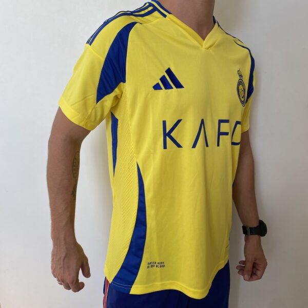2025-04-08 16.05.07 Camisa Al Nassr Home Versão Torcedor Amarela 24/2025 Adidas - Imagem 8