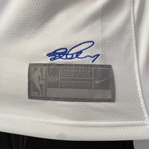 2024-11-18 17.03.45 Camiseta Regata NBA - Golden State Warriors - Edição Especial - MVP Honra - Stephen Curry 30 - Branca Nike - Imagem 10