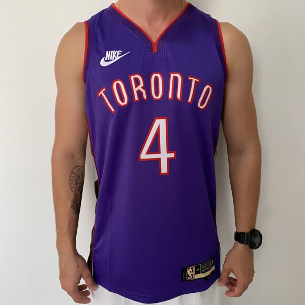 2024-11-18 17.13.05 Camiseta Regata Basquete NBA Toronto Raptors 4 Barnes Classic Edition 2025 Roxa Nike - Imagem 1