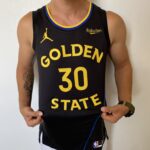 Camiseta Regata NBA Swingman Golden State Warriors Curry 30 Statement Edition 2025 Preta Jordan - Imagem 5
