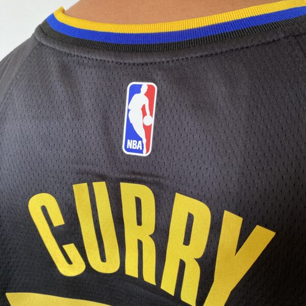 2024-12-27 12.24.48 Camiseta Regata NBA Swingman Golden State Warriors Curry 30 Statement Edition 2025 Preta Jordan - Imagem 14