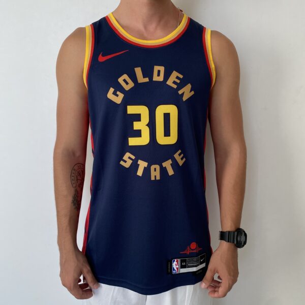 Camiseta Regata Basquete NBA Golden State Warriors Curry 30 City Edition 2025 Azul Nike - Imagem 1