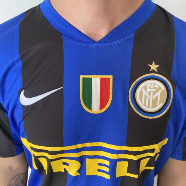 2025-02-14 14.08.28 Camisa Retrô Inter de Milão Home 2008/2009 - Adriano 10 - Nike - Imagem 3