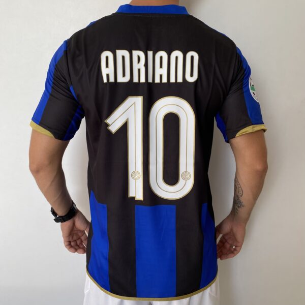 2025-02-14 14.13.53 Camisa Retrô Inter de Milão Home 2008/2009 - Adriano 10 - Nike - Imagem 13