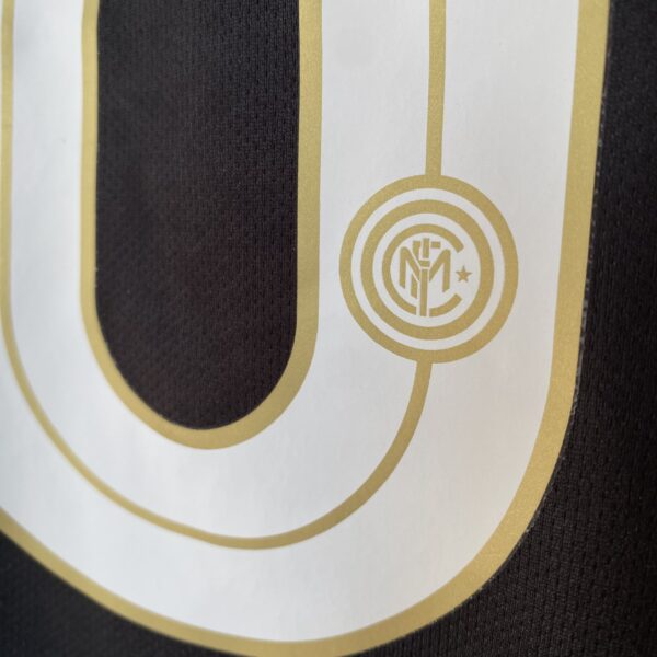 2025-02-14 14.14.07 Camisa Retrô Inter de Milão Home 2008/2009 - Adriano 10 - Nike - Imagem 15