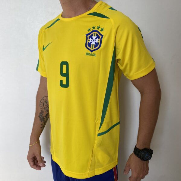 Camisa Retrô Clássica Seleção Brasileira Brasil 2002 - Ronaldo 9 - Nike - Amarela - Imagem 8