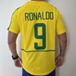 Camisa Retrô Clássica Seleção Brasileira Brasil 2002 - Ronaldo 9 - Nike - Amarela - Imagem 11