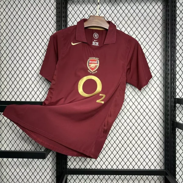 HMKRKOTHMORTOHEROP Camisa Rêtro Arsenal Home 2005/2006 - Thierry Henry 14 -  Total 90 - Nike - Vinho - Imagem 17