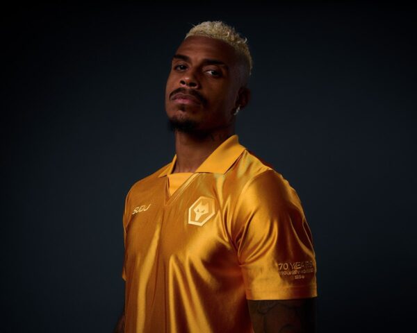 Camisa Wolverhampton Especial 70 Anos Dourada Versão Torcedor 24/2025 SUDU - Imagem 7