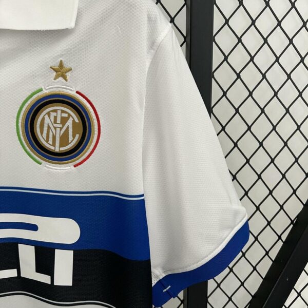 herguieurg uei Camisa Retrô Inter de Milão Away Versão Torcedor 09/2010 Nike - Imagem 4