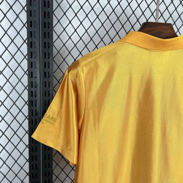 Camisa Wolverhampton Especial 70 Anos Dourada Versão Torcedor 24/2025 SUDU - Imagem 4