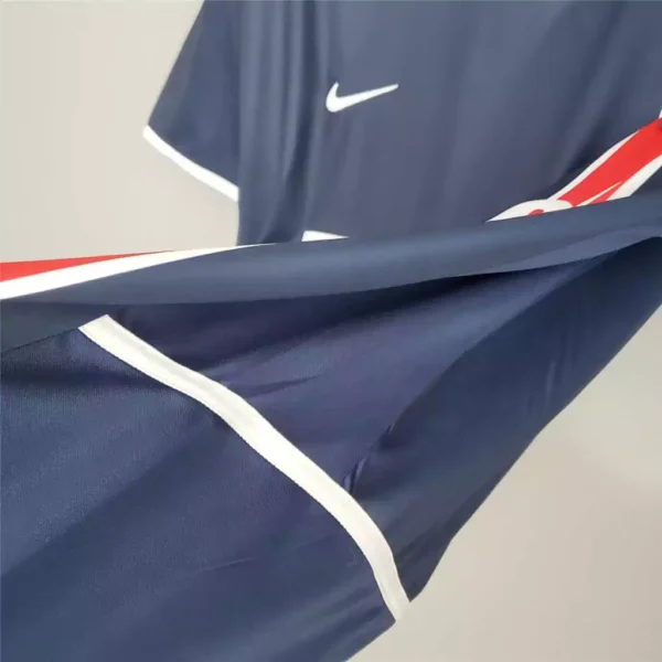 mrg e ejj Camisa Retrô Paris Saint-Germain - PSG Home 2002/2003 - Ronaldinho 10 - Nike - Azul Thomson - Imagem 8