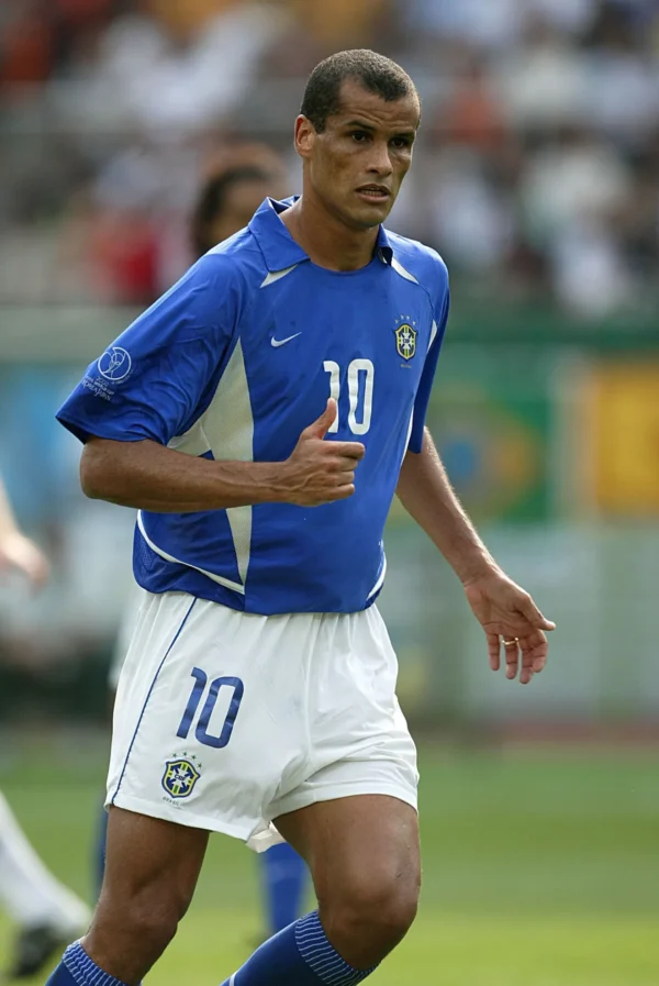 rivaldo-copa-2002 Camisa Retrô Clássica Seleção Brasileira Brasil – Nike – Azul – 2002 - Imagem 7