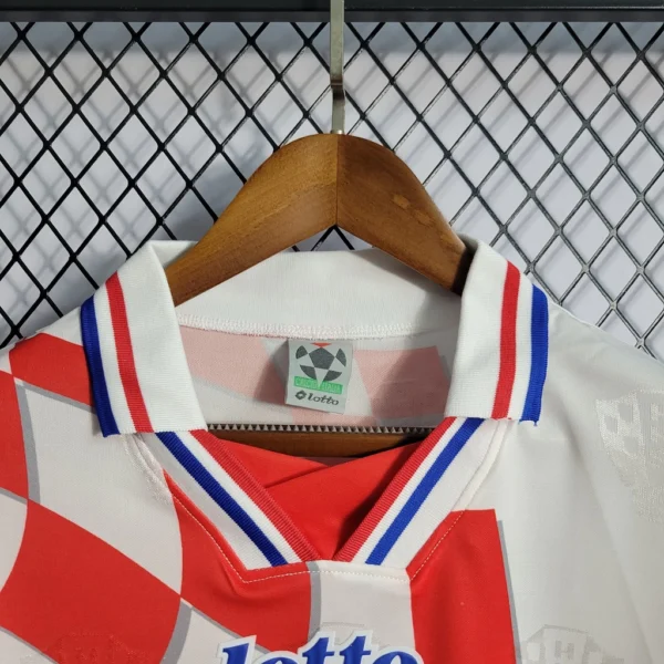 04949cc11-89c0165c712fdd3bb616600148658640-1024-1024 Camisa Retrô Clássica Seleção Croácia Home 1998 Lotto - Imagem 3
