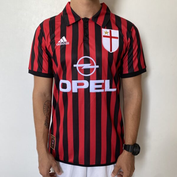 2025-01-15 10.39.29 Camisa Retrô Milan Home 1999/2000 Adidas - Imagem 1